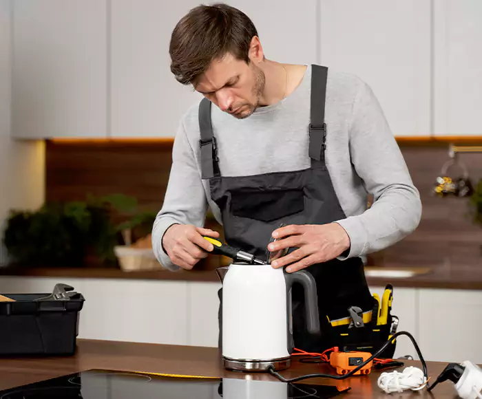 Skilled Blender Technicians: Your Small Appliance Repair Experts for Fitchburg, MA